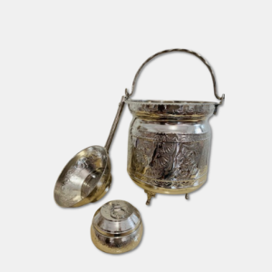 Article en cuivre fait main en Tunisie