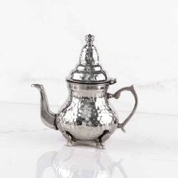 Théière Orientale en cuivre martelé