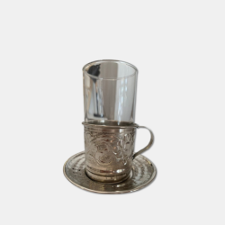 Verre à Thé oriental avec support en métal Ciselé