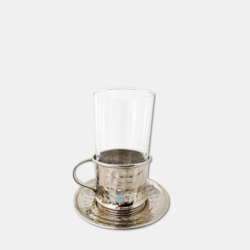 Verre-a-the-support-cuivre-martele